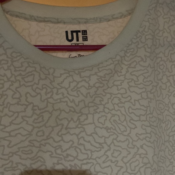 Uniqlo tshirt in good used condition. Size xxl - Picture 4 of 4